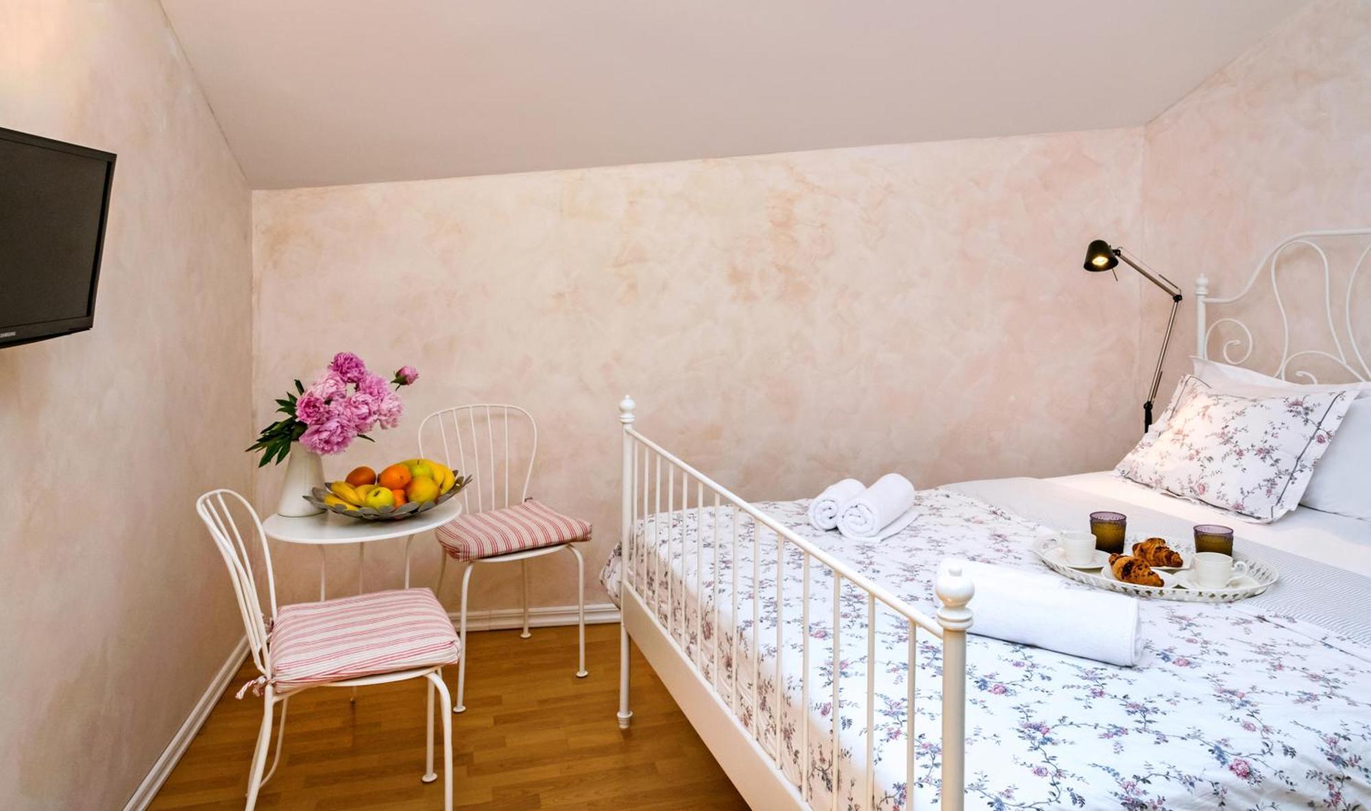 Inn By The River Оміш Екстер'єр фото